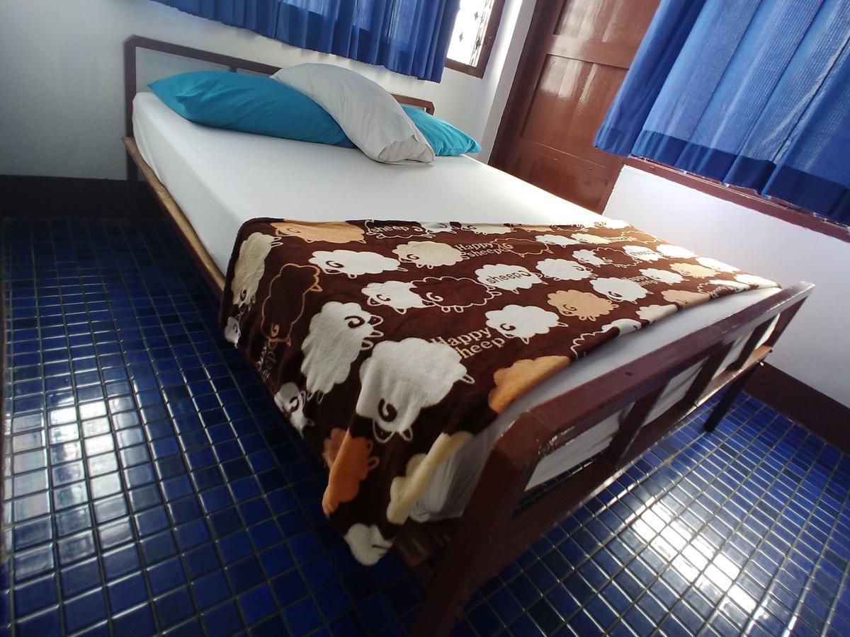 Prasuri Guest House Бангкок Экстерьер фото