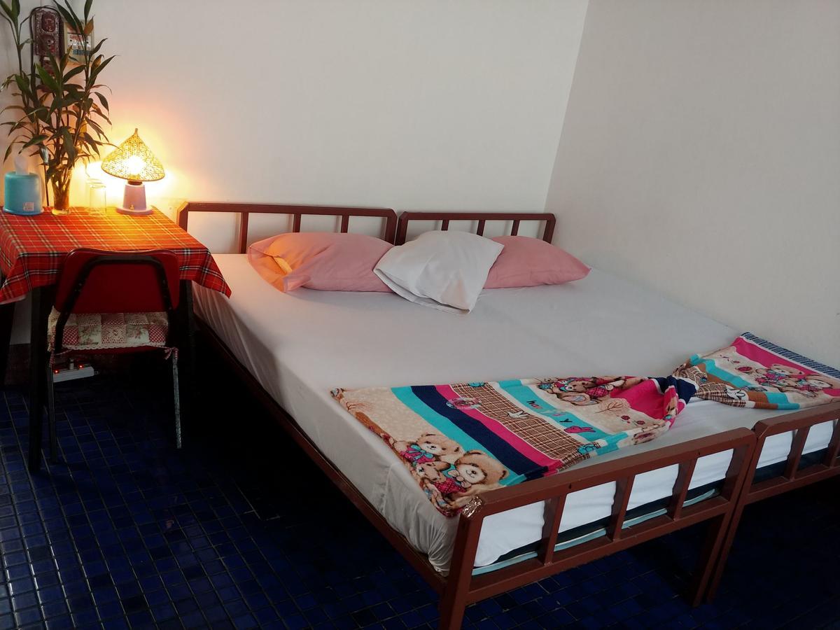 Prasuri Guest House Бангкок Экстерьер фото