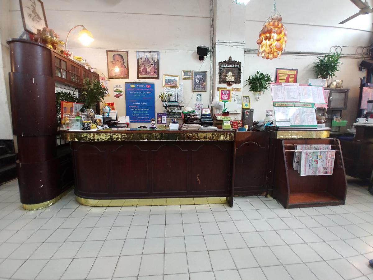 Prasuri Guest House Бангкок Экстерьер фото