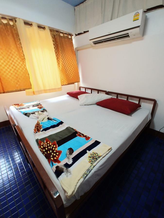 Prasuri Guest House Бангкок Экстерьер фото