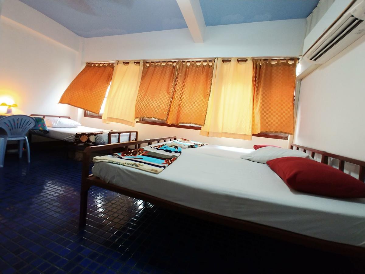 Prasuri Guest House Бангкок Экстерьер фото